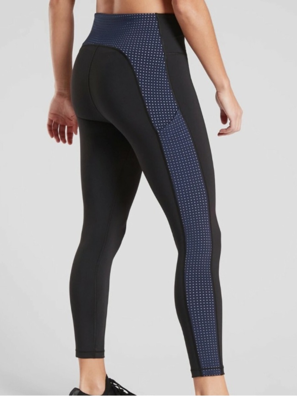 Athleta Ultimate Stash Pocket Colorblock Laser Cut 7/8 Tight Medium petite black